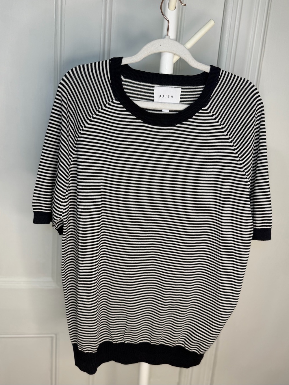 RAITH RAFAEL LINEN STRIPED CREW
NECK T-SHIRT - NAVY/BEIGE
